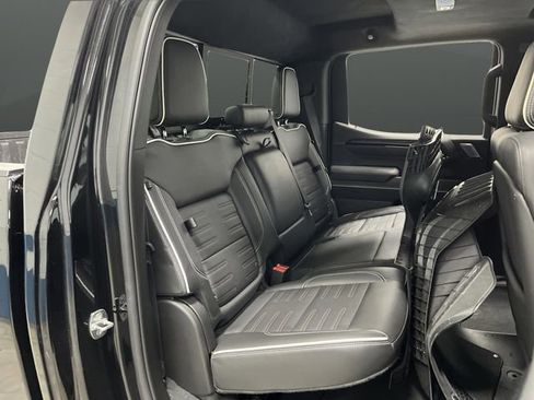 Used 2022 GMC Sierra 1500 AT4X image 35