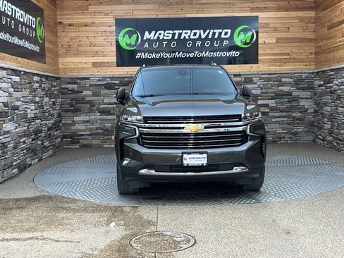 Used 2021 Chevrolet Tahoe LT w/ Luxury Package AWD/4WD image 3