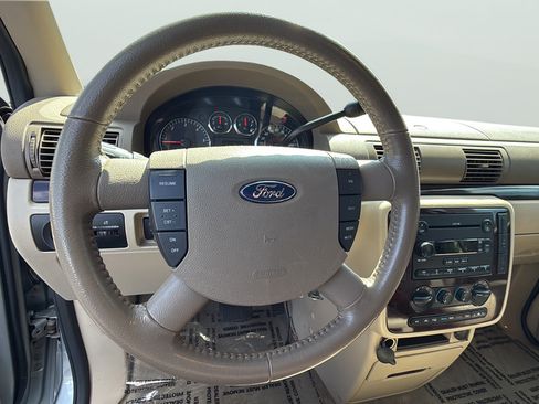 Used 2007 Ford Freestar SEL FWD image 22