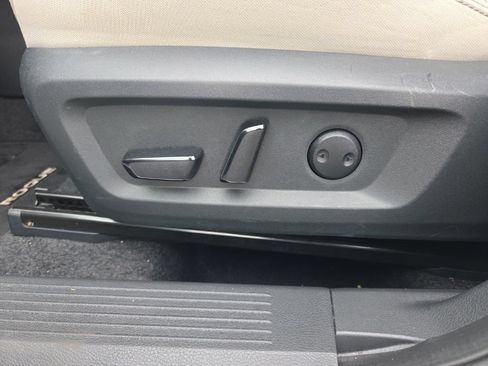 Used 2024 Nissan Rogue SV FWD image 17