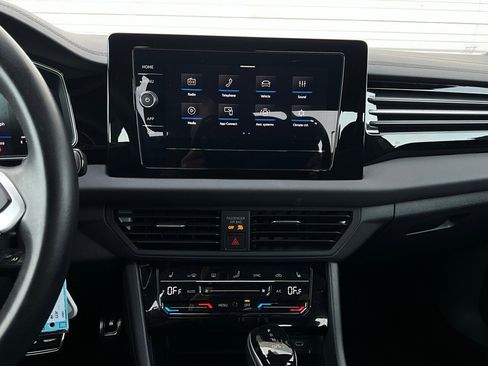 Used 2025 Volkswagen Jetta Sport image 24