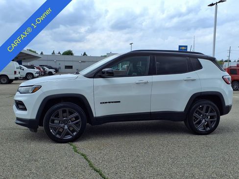 Used 2026 Jeep Compass Limited AWD/4WD image 9