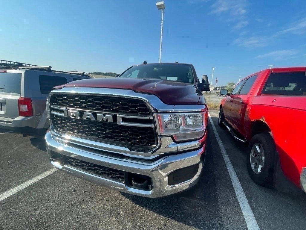 Used 2024 RAM 2500 Tradesman w/ Chrome Appearance Group AWD/4WD image 2