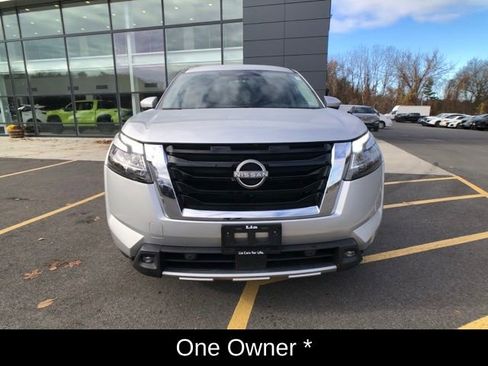Used 2022 Nissan Pathfinder SL image 9