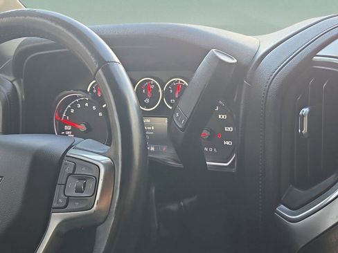 Used 2021 Chevrolet Silverado 1500 LT Trail Boss w/ Convenience Package II image 21