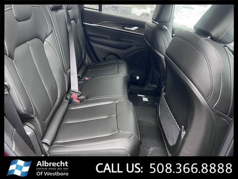 New 2025 Jeep Grand Cherokee Limited image 14