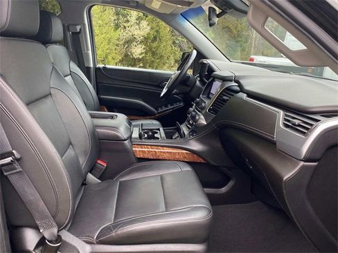 Used 2019 Chevrolet Suburban Premier image 36