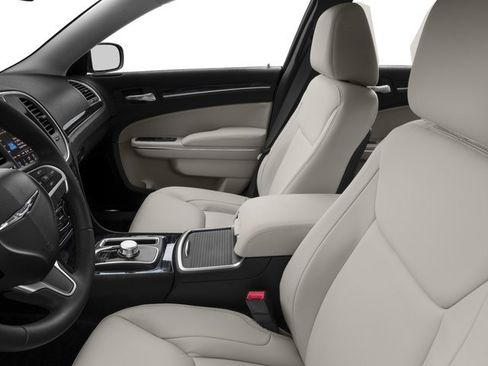 Used 2016 Chrysler 300 Limited image 11