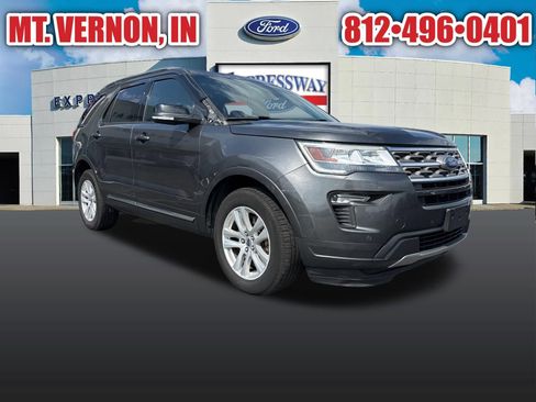 Used 2018 Ford Explorer XLT w/ Equipment Group 202A AWD/4WD image 12