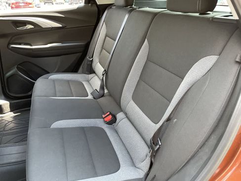 Used 2021 Chevrolet TrailBlazer LS AWD/4WD image 18