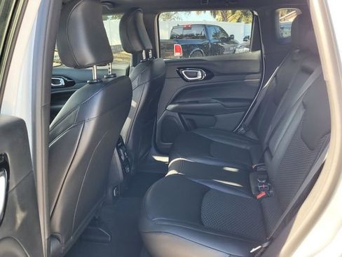 New 2026 Jeep Compass Latitude image 11