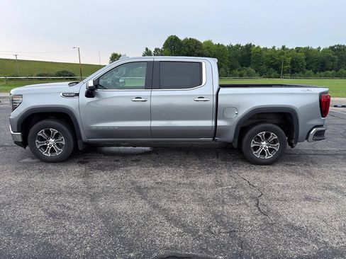 Used 2025 GMC Sierra 1500 SLT AWD/4WD image 16