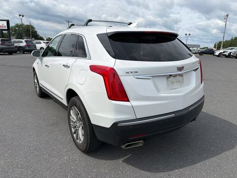 Used 2018 Cadillac XT5 Luxury w/ Driver Awareness Package FWD image 3