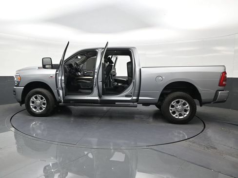 Used 2023 RAM 2500 Laramie AWD/4WD image 30