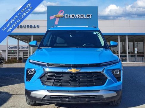 Used 2024 Chevrolet TrailBlazer LT w/ LT Cold Weather Package image 2