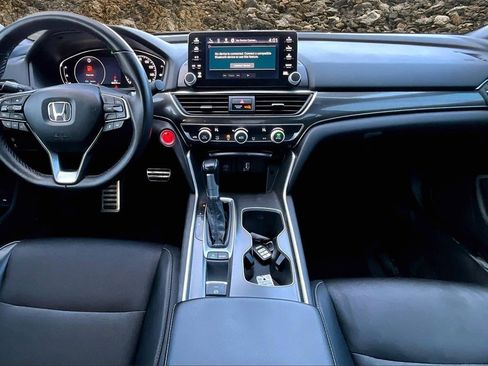 Used 2018 Honda Accord Sport image 14