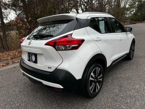 Used 2019 Nissan Kicks SR image 5