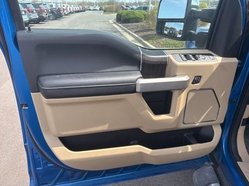 Used 2020 Ford F350 Lariat w/ Chrome Package image 8