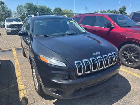 Used 2014 Jeep Cherokee Latitude w/ Comfort/Convenience Group AWD/4WD image 9