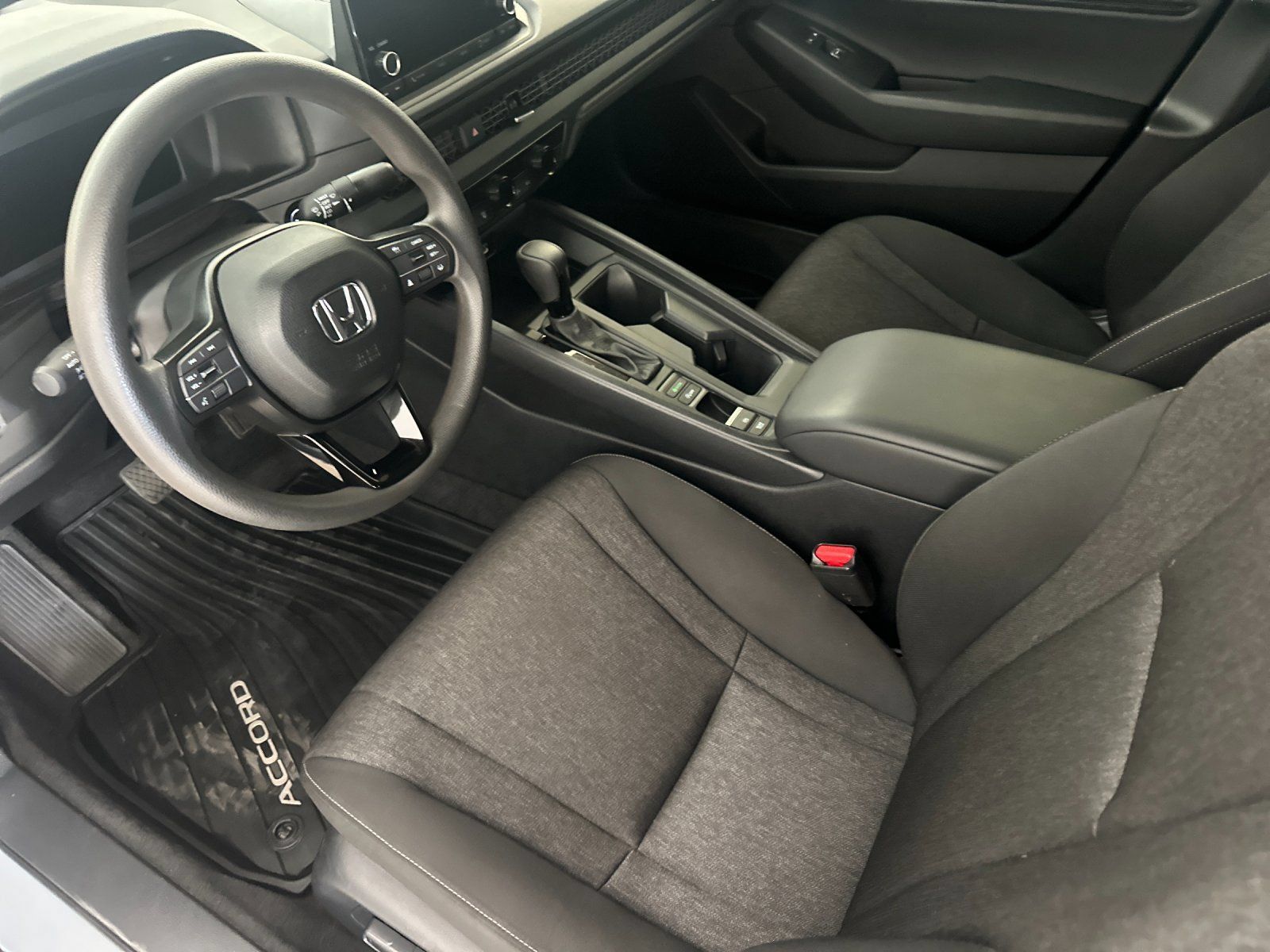 Used 2025 Honda Accord SE image 10