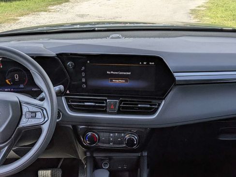 Used 2025 Chevrolet TrailBlazer LT AWD/4WD image 17