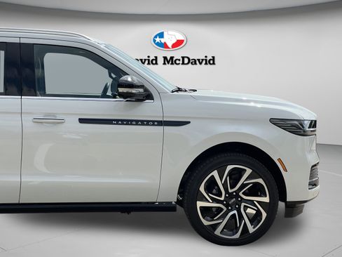 New 2026 Lincoln Navigator L Black Label AWD/4WD image 30