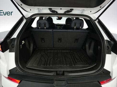 Used 2023 Chevrolet Bolt EUV Premier w/ Sun & Sound Package image 8