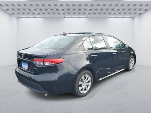 Used 2023 Toyota Corolla LE FWD image 4