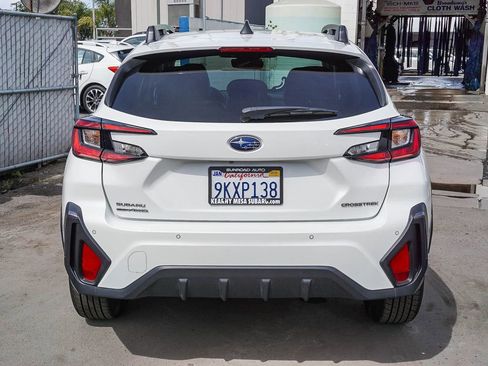 Used 2024 Subaru Crosstrek 2.5i Limited w/ Crosstrek Mirror Package image 5