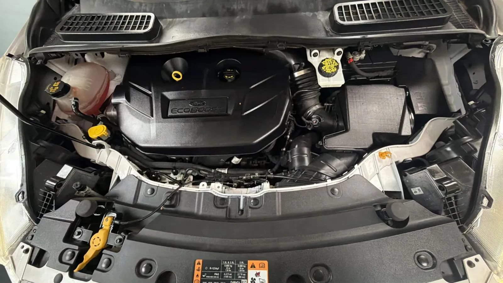 Used 2018 Ford Escape Titanium w/ Ford Safe & Smart Package AWD/4WD image 23