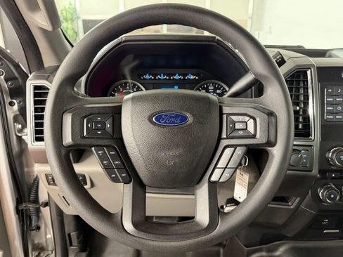 Used 2016 Ford F150 XLT AWD/4WD image 18