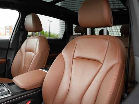 Certified 2023 Audi Q7 2.0T Premium w/ Convenience Package AWD/4WD image 23