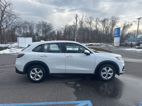 Certified 2023 Honda HR-V LX image 9