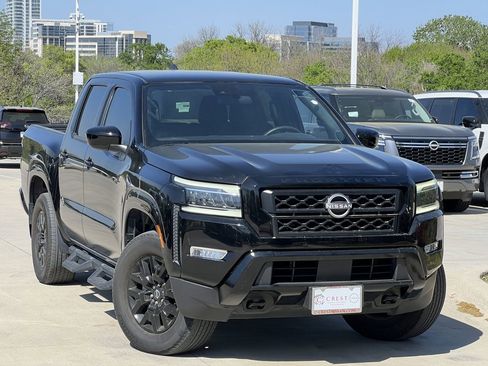 Certified 2023 Nissan Frontier SV w/ Midnight Edition Package image 2