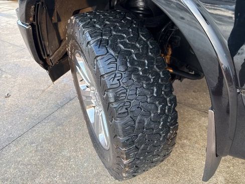 Used 2018 Ford F150 Platinum w/ FX4 Off-Road Package image 54