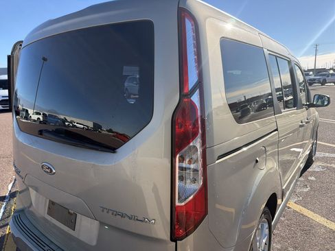 Used 2014 Ford Transit Connect Titanium image 10