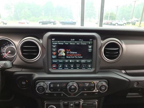 Used 2022 Jeep Gladiator Rubicon w/ LED Lighting Group AWD/4WD image 66