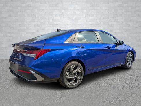 New 2025 Hyundai Elantra Sport image 5