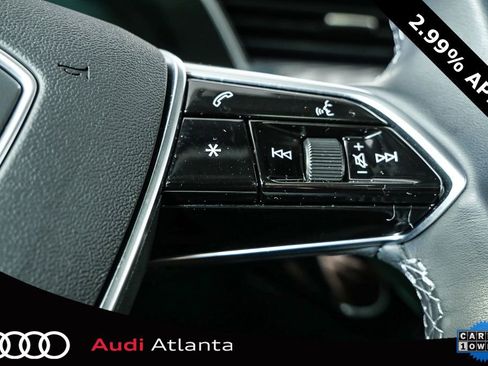 Used 2022 Audi e-tron Prestige w/ Prestige Package image 12