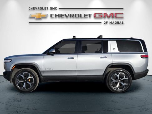 Used 2023 Rivian R1S Adventure image 6