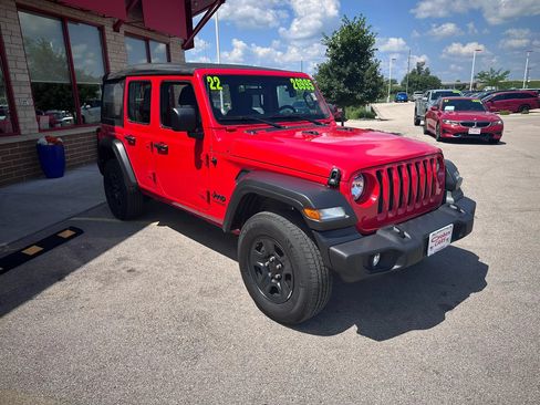 Used 2022 Jeep Wrangler Unlimited Sport AWD/4WD image 3