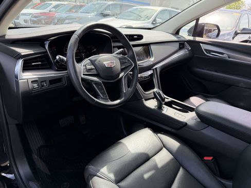 Used 2018 Cadillac XT5 Luxury w/ LPO, Black Ice Package AWD/4WD image 11
