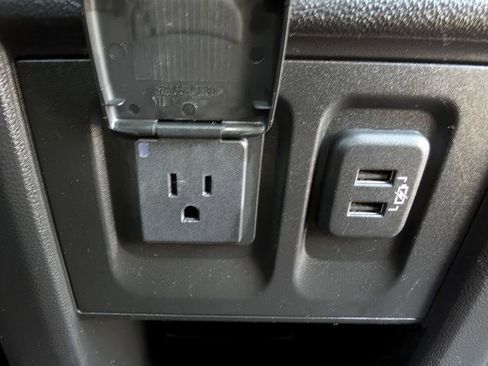Used 2023 Chevrolet Traverse High Country AWD/4WD image 68