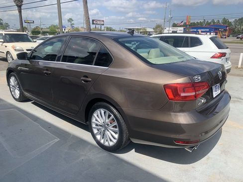 Used 2015 Volkswagen Jetta SE image 2