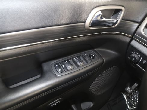 Used 2019 Jeep Grand Cherokee Limited X AWD/4WD image 29