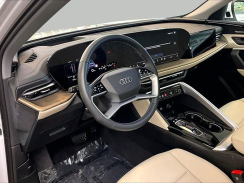 Used 2025 Audi Q5 Premium Plus w/ Premium Plus AWD/4WD image 18