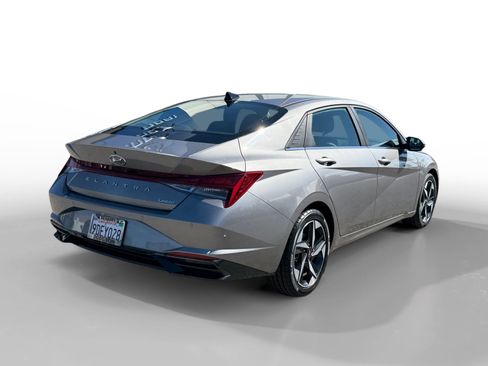 Certified 2023 Hyundai Elantra Limited FWD image 5