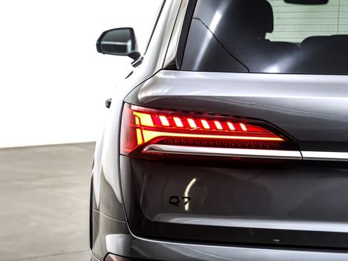 Used 2025 Audi Q7 2.0T Premium w/ Convenience Package image 16
