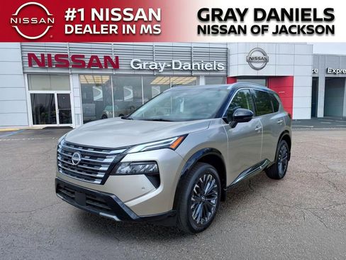 New 2026 Nissan Rogue Platinum w/ Platinum Premium Package AWD/4WD image 3