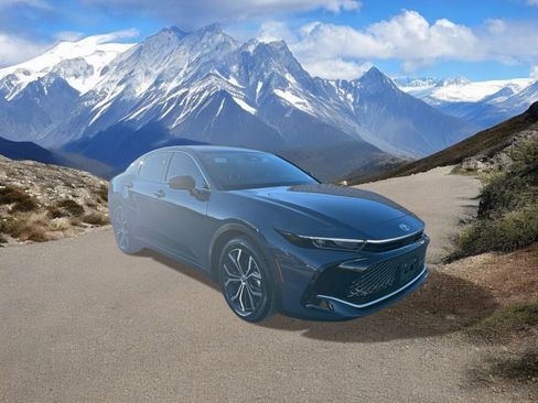 Used 2026 Toyota Crown XLE image 7